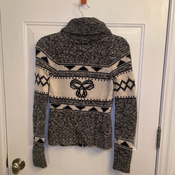 ARITZIA TNA Cowichan Lambswool Knit Cardigan Sweater with Zipper - Picture 3 of 4